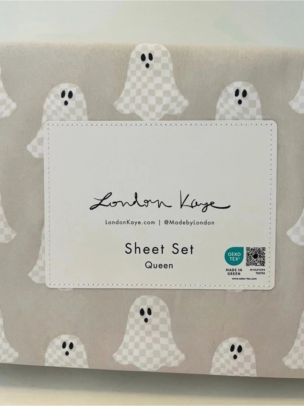 London Kaye Gray with Checkerboard Ghosts Queen Size Halloween Sheet Set